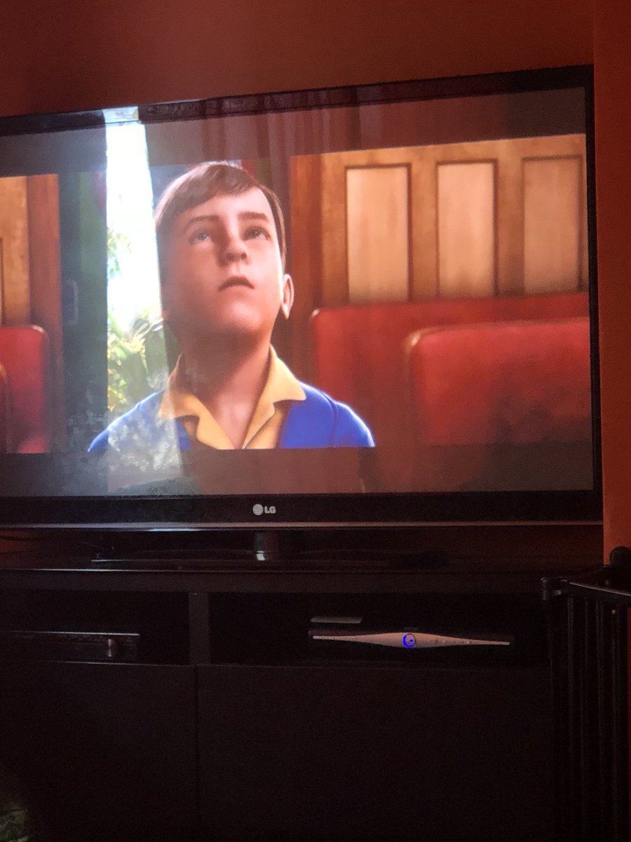 SarahBerry7's tweet photo. 1 kid at nursery  1 poorly sick so hot vimto, blankets and polar express. Never too early for Christmas. Big kid really. 🎄🌲🎄☃️ #Christmas movies #hotvimto #fluffyblankets #sickday #polarexpress #christmasiscoming #nevertooearly #bigkid #excited. https://t.co/k0cp4QxYmS