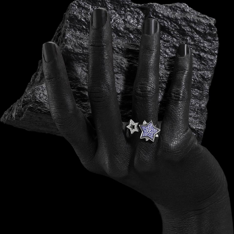 Sicis_Jewels's tweet photo. Imagine having this beauty made of micromosaic, white gold and sapphires on your hand. Have a closer look to our Etoile ring from Universe collection. https://t.co/aBIZ4pYemN #sicis #sicisjewels #jewelry #jewelryoftheday #universecollection #luxury #ring #etoilering https://t.co/3AYWMQqkBw