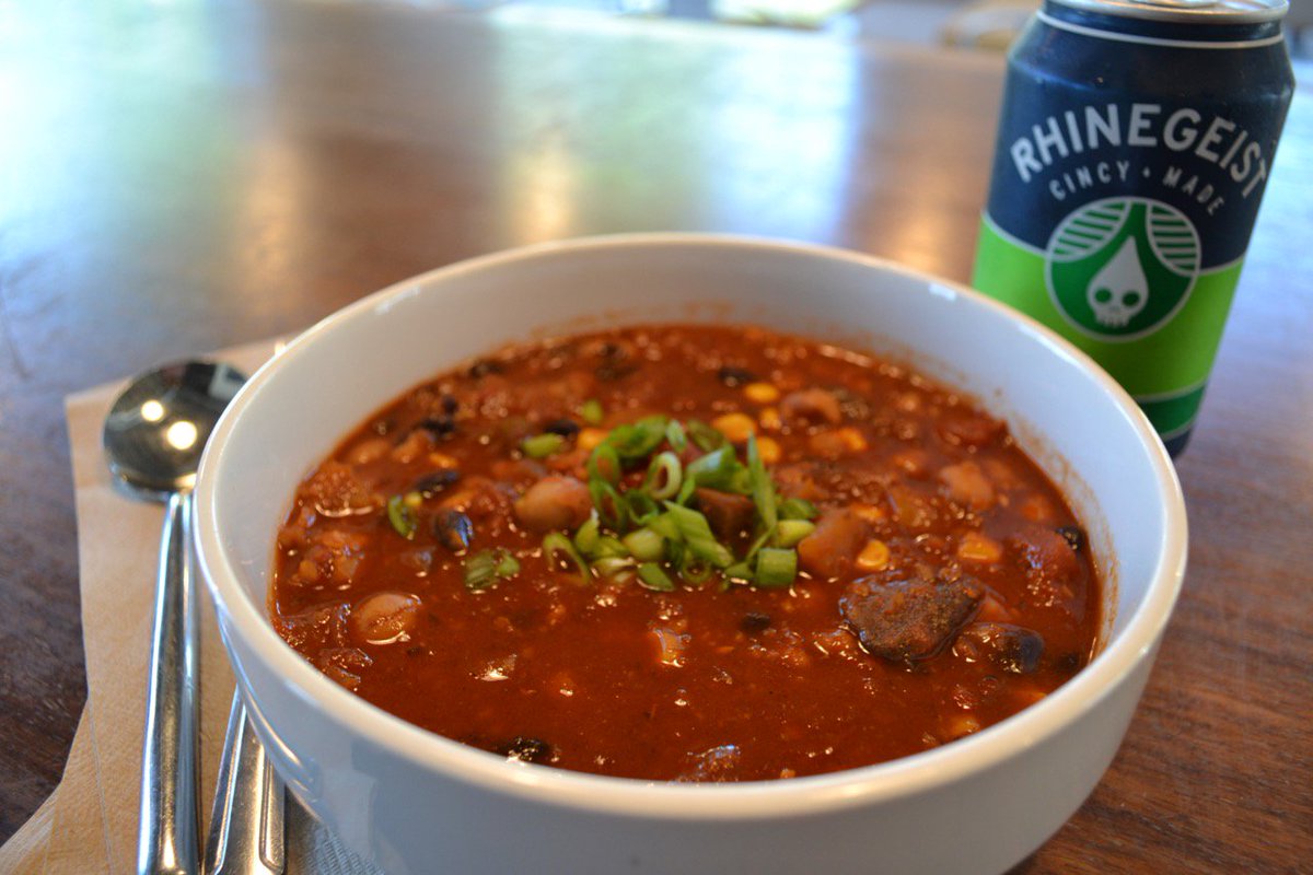 acrefoods's tweet photo. Warm up with our seasonal farmhouse chili, made with Ohio black beans, black eyed peas, garbanzo beans, mushrooms, peppers and a tomato base. It's vegan and gluten free! https://t.co/3VxuTMkgZ8