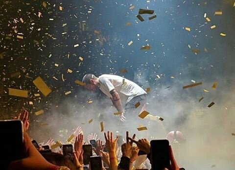 blxrryk's tweet photo. THESE PICTURES ARE SO BEAUTIFUL 💛✨💖💕💗✨💖✨💕💛💗✨💕💕✨💕💛💕✨💕✨💛💖💛💛✨💕✨💗✨💗💖💗
#twentyonepilots #tylerjoseph #joshdun #banditonashville #trench #banditotour https://t.co/sQbg33c8iQ