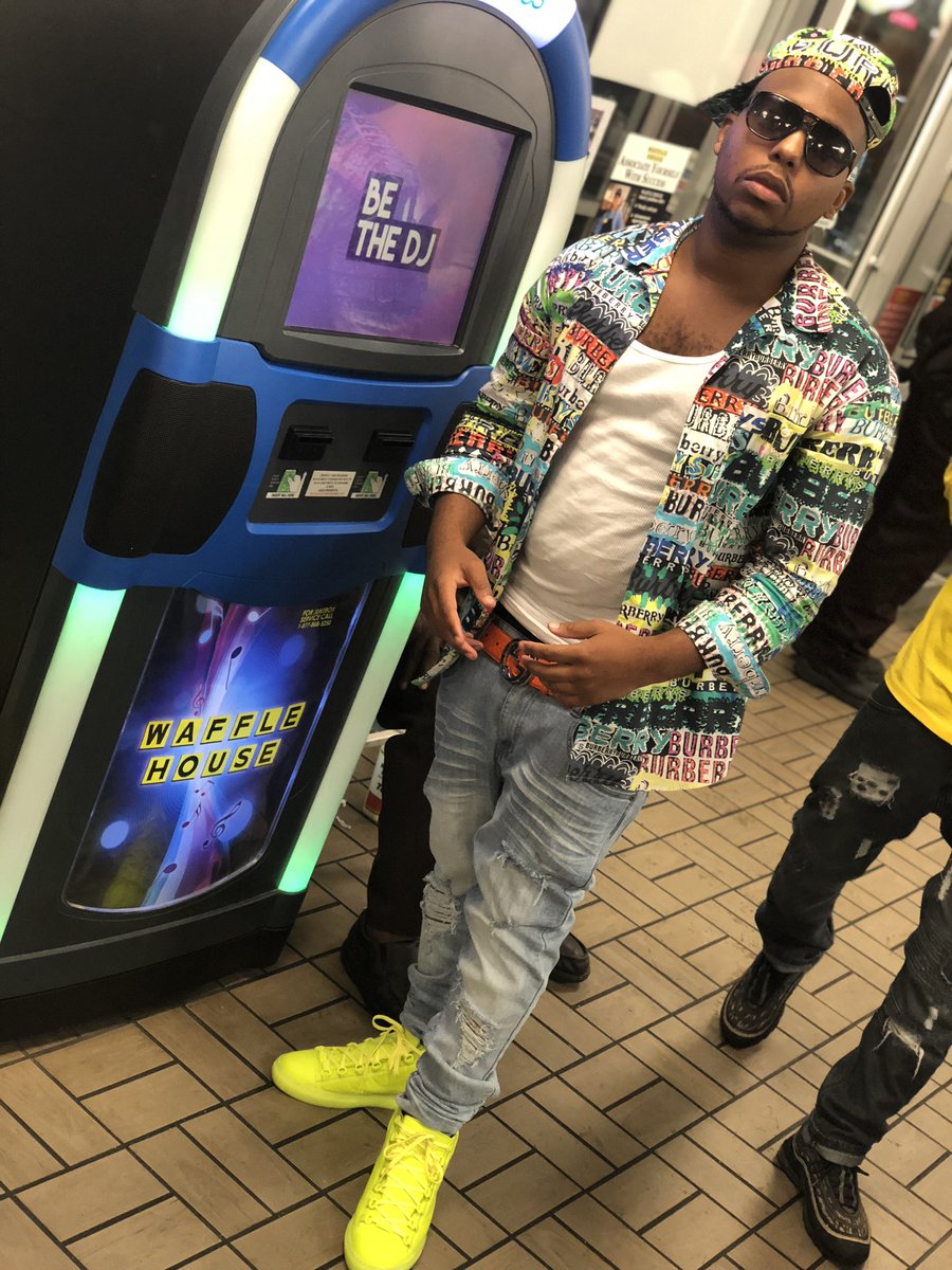 ExtraIgnaantRL's tweet image. Loyalty &amp;amp; Success 🖤🔗 #BlacYoungstaLCHC #DripSet #IamSauce