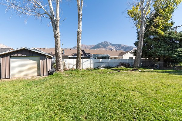 SoldByAnAngel's tweet photo. Been dreaming of a place for your kids to have their own space, or maybe  a place for your own belongings? Well this North Ogden home is a must  see! With 5 bedrooms it is the perfect house for you! Marketed by Sold By An Angel Real Estate® #SBAARE https://t.co/9sORfJlgwx