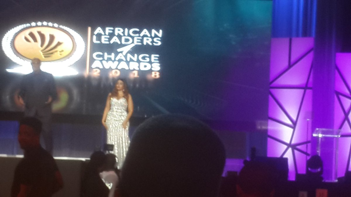 hlogi_martin's tweet photo. You guys can dance for Beyoncé songs, I will chill with his dad tonight.. #ALCA2018 https://t.co/8IQqUhbe6h
