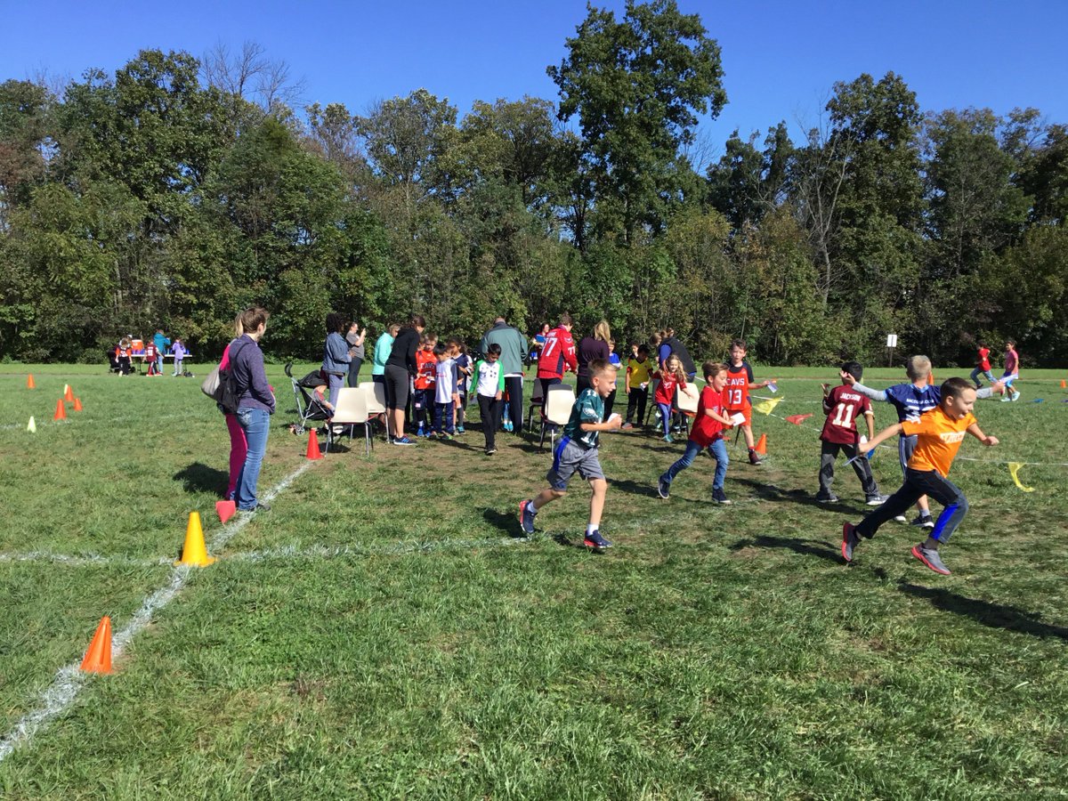 MrsCannon_LIB's tweet photo. We hope everyone had fun at the Dolphin Dash! Thank you to @SandersCornerPE and @SCES_PTA for all of your hard work to make this a successful event! Keep bringing in those pledges! #SCES18 #dolphindash https://t.co/pLkL8MHI5H