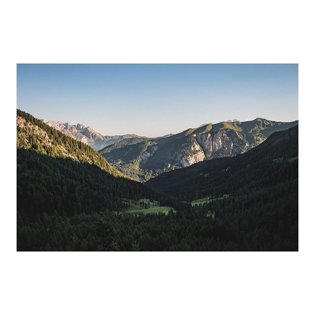 dlattimer's tweet photo. A beautiful view after an early morning hike. https://t.co/y2iqg6wLiL https://t.co/YOBixq5qCm