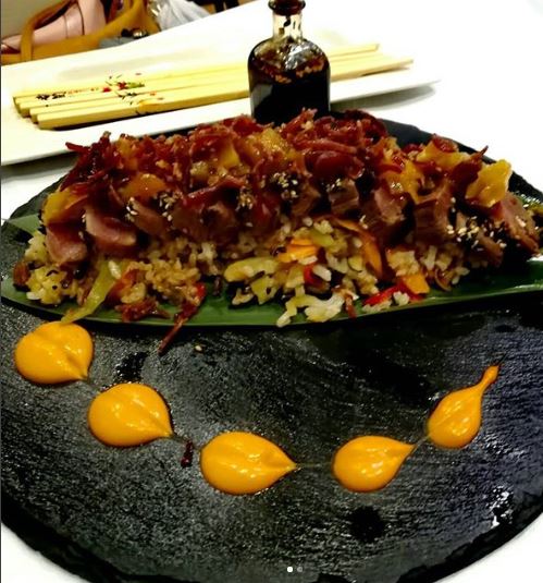 altaexpresion_'s tweet photo. Hoy terminamos el día con este "Tataki de Solomillo Ibérico con chutney de mango y jengibre" de #TabernaLaCuarta en #Córdoba 
[IG 📸:@carmencachinero] https://t.co/5jiNcItYLN