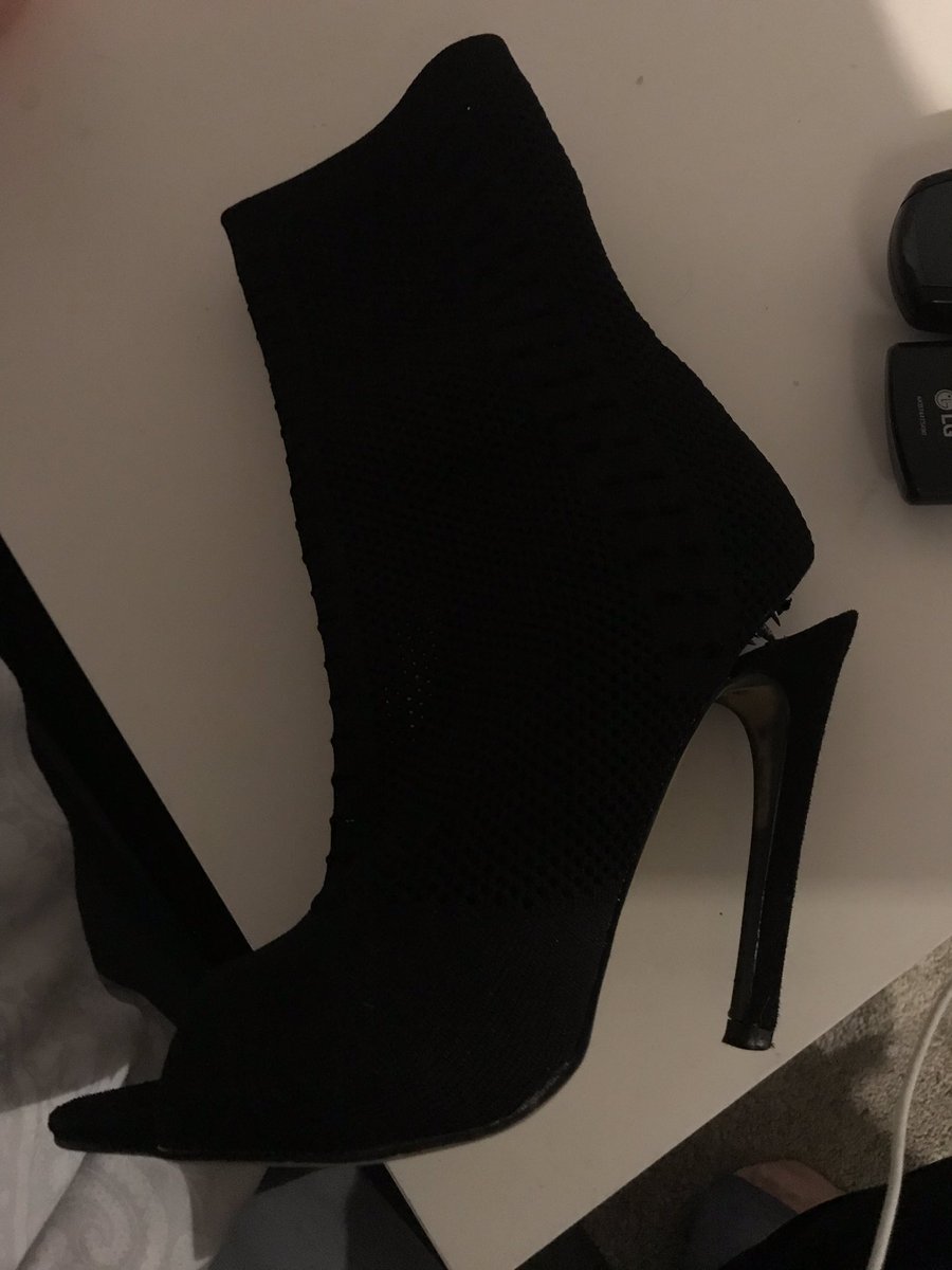 ZoeRose88's tweet photo. @OfficialPLT It won’t allow me to DM you? Here is a picture. https://t.co/gTzf4ewKX7