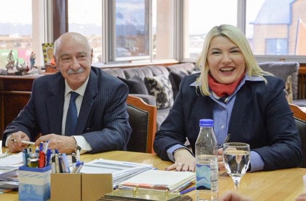 InvertirTDF's tweet photo. El CFI ratificó el envió de 126 millones de pesos a la provincia con fines de promover el crecimiento económico; enfocado en aumentar las exportaciones y mejorar la calidad de vida de los fueguinos.
#InvertirTDF
@GobiernoTDF @RosanaBertone https://t.co/9Uwg47N0Nb