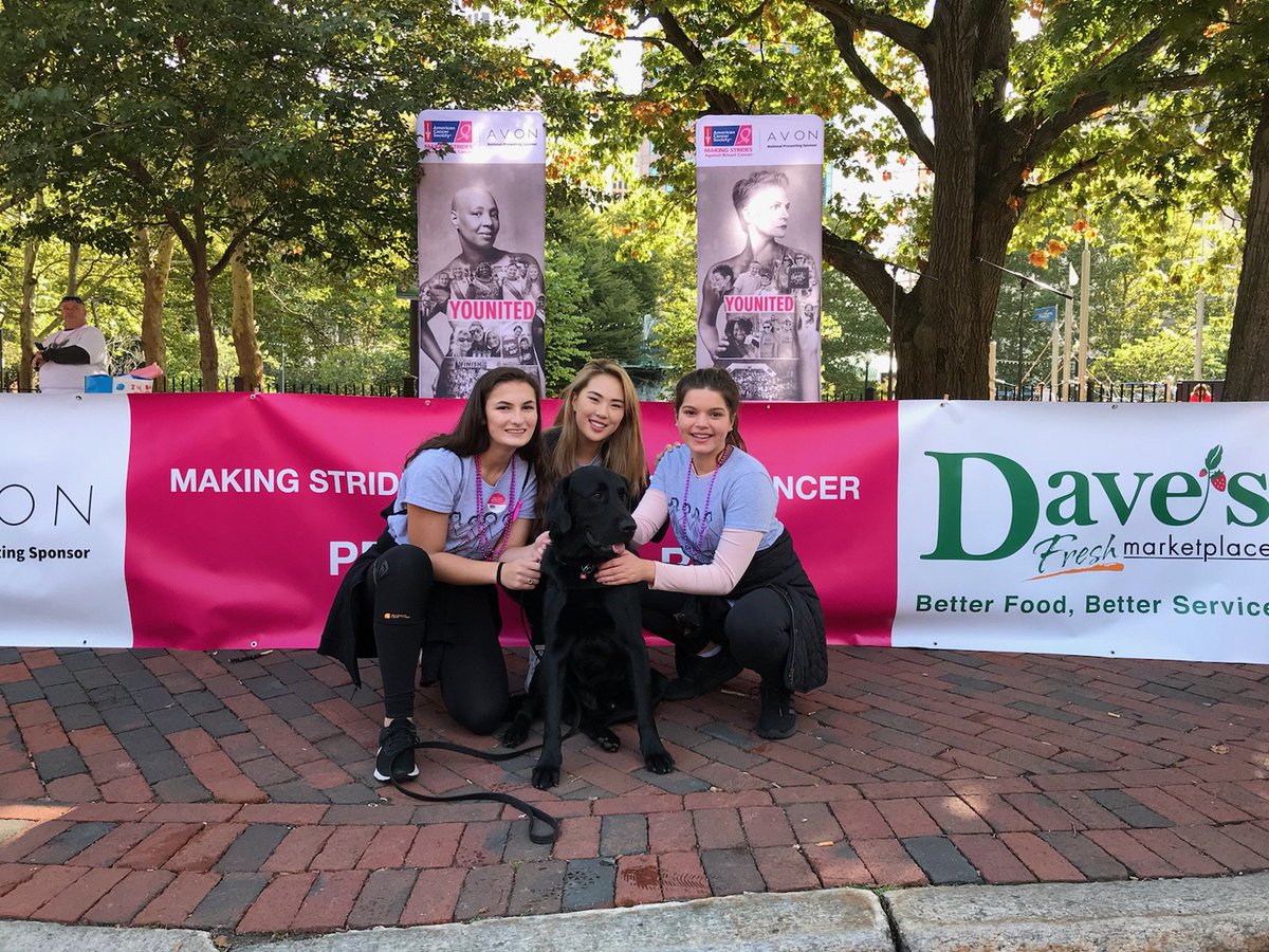 ProvidenceRIPD's tweet image. PPD&apos;s K-9 Thor making new friends while working at the @AmericanCancer Society&apos;s #MakingStrides event last weekend! #ExplosiveDetectionK9 #BreastCancerAwarenessMonth 2018
