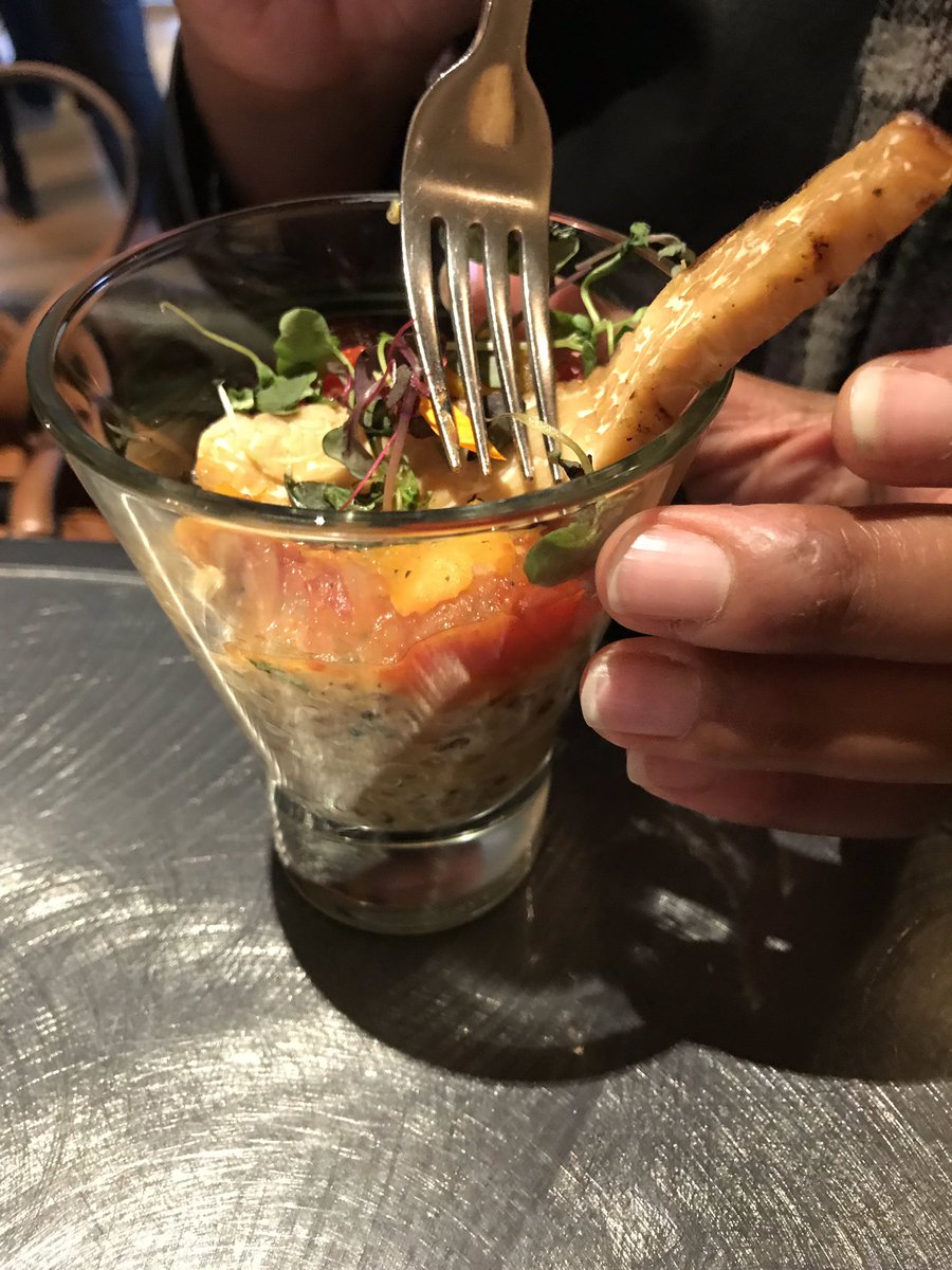 missfish's tweet photo. Iβm very sorry but everything is so delicious Iβm forgetting to tweet. #meetourmenu @Shaw_Centre https://t.co/sMfUimCoyx