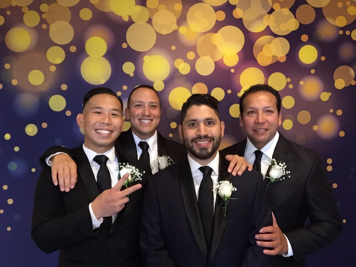 twineit's tweet photo. As long as you've got your suit and tie... and your groomsmen of course 🎩
.
.
.
.
#WeddingWednesday  
#ElevateTheExperience
#Photobooth
#SmallBusiness
#BrandMarketing
#BrandEngagement https://t.co/0RUVTjmUwS