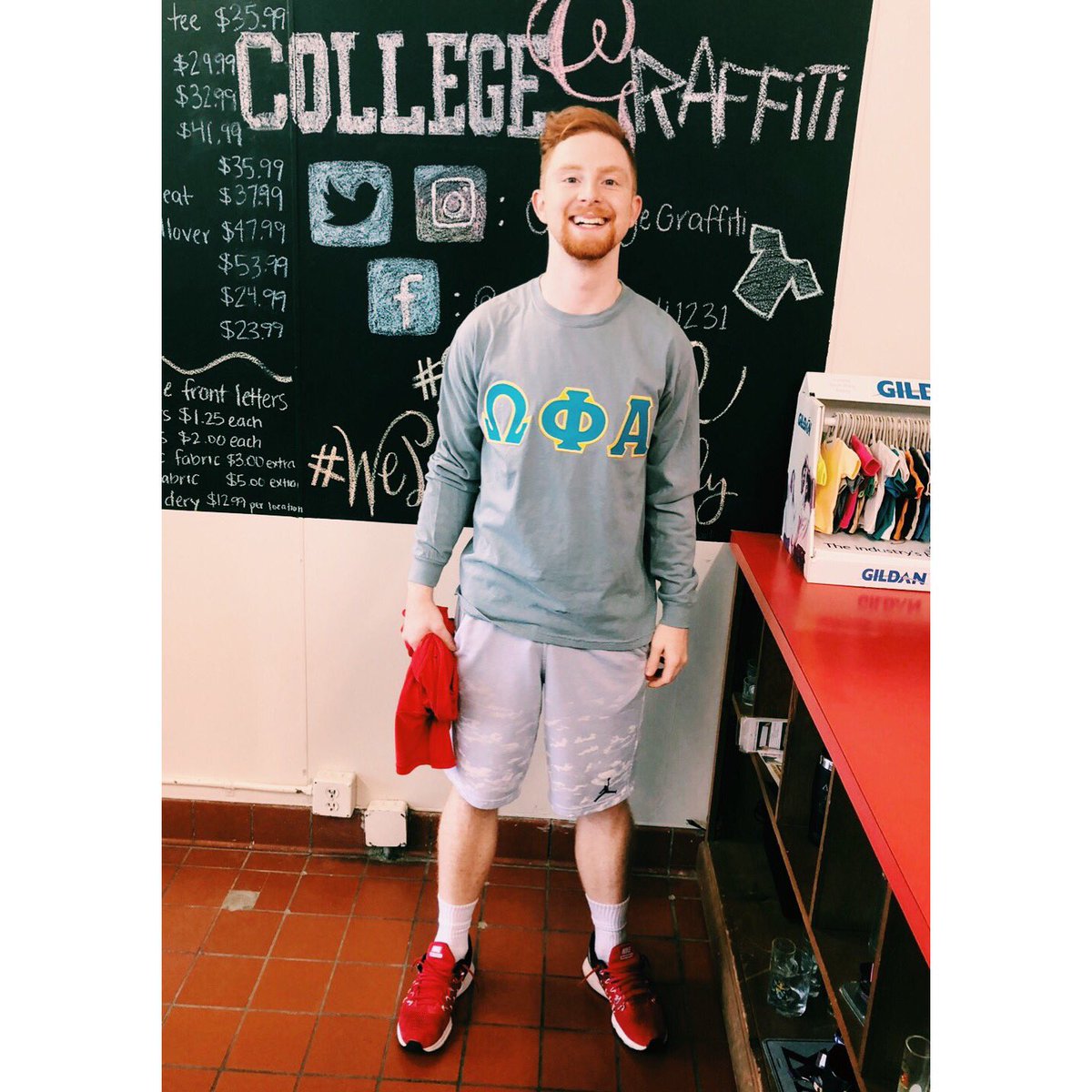 CollegeGraffiti's tweet photo. Happy #LetterWearingWednesday‼️ Come see us 11-5 this week✨ #ShopLocal #WeLoveOurCGFamily #BestStitchedTeesInBG https://t.co/1Ad8XTgZVF
