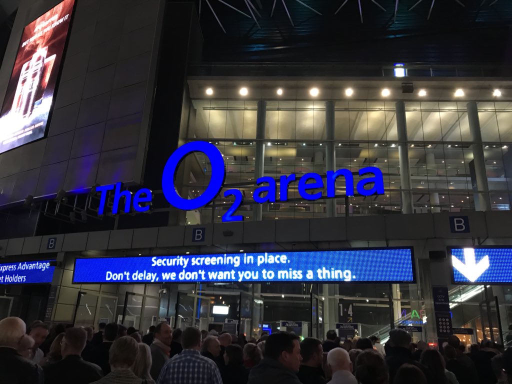HAGARMAN's tweet image. O2アリーナ、潜入捜査開始！
#ELO #JeffLynnesELO 
#TheO2Arena #London 🇬🇧 
#HAGARMANisWandering
