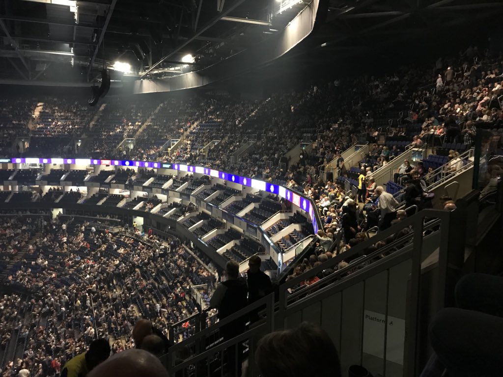 HAGARMAN's tweet image. O2アリーナ、潜入捜査開始！
#ELO #JeffLynnesELO 
#TheO2Arena #London 🇬🇧 
#HAGARMANisWandering