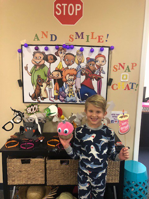 smilebuildersFL's tweet image. We had fun celebrating a birthday with this patient! #HappyBirthday #BirthdayProps #PhotoFun #SmileBuilders #PediatricDentistry #WeLoveOurPatients #Bday