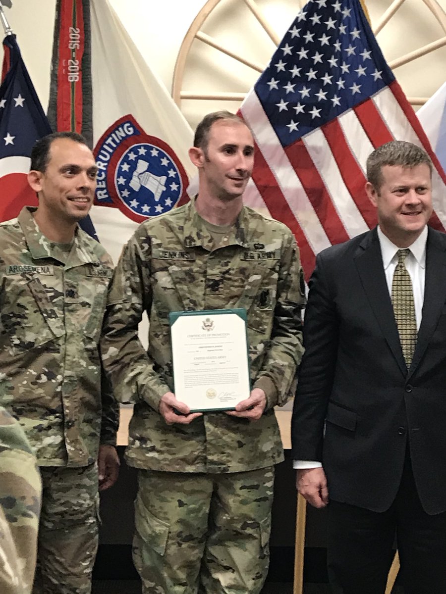GoArmyOhio's tweet photo. #ArmyPromotion #SergeantFirstClassJenkins #GoArmyOhio #vrtcolumbus #undersecretaryofthearmy #pioneernation #marauder6 https://t.co/MntJIjnRpq
