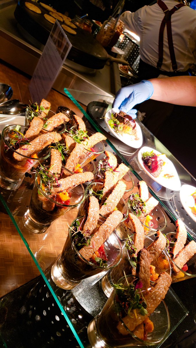 olibrada's tweet photo. Havin an excellent time tasting the new menu at the @Shaw_Centre's #meetourmenu event!! @20YS https://t.co/UHOOQPzeDt