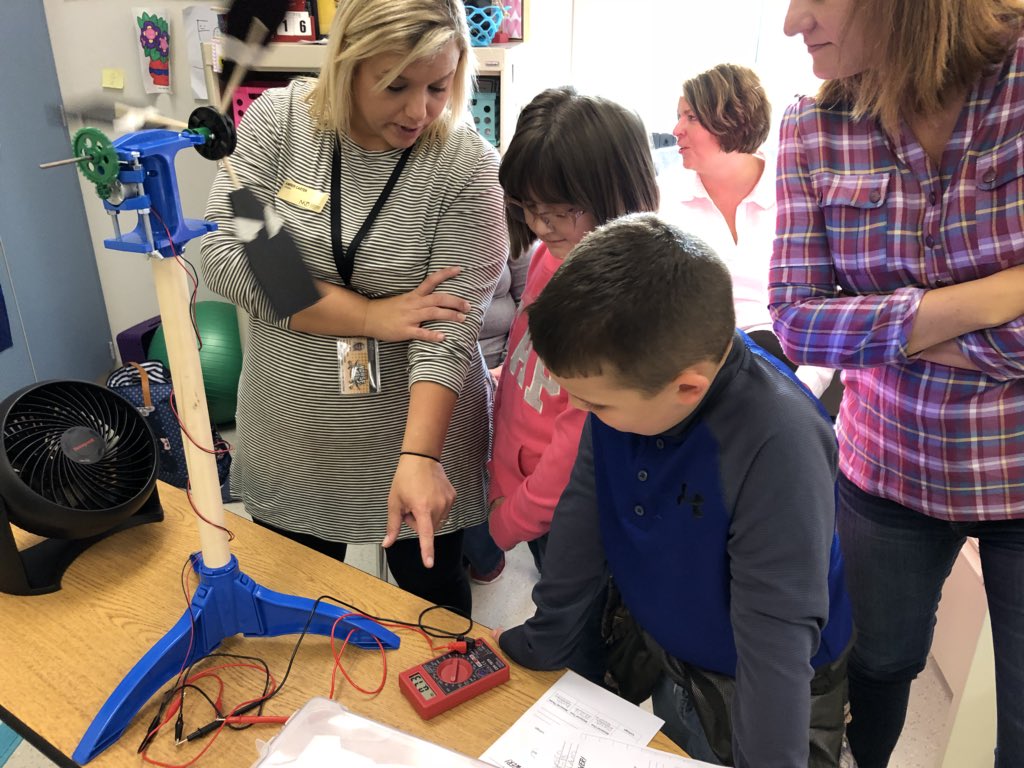 nkucinsam's tweet photo. Great morning with our Primary teachers and students from @KY_SCPS in our #NextGenerationSTEMClassroom project learning about #handsonmindson #STEM with #ngss https://t.co/ScxfwQwvI0