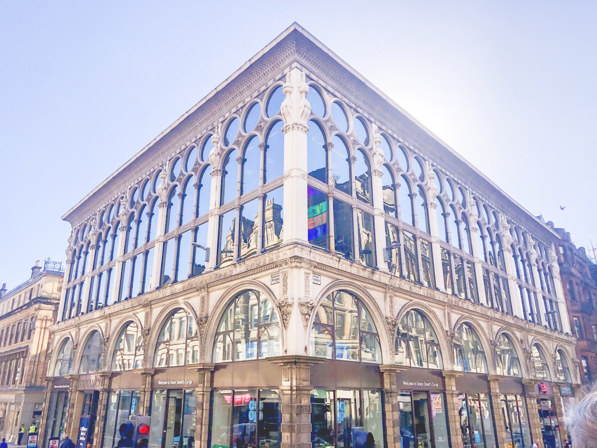 FunkyEllas's tweet image. I’m falling for Glasgow ❤️ Isn’t she pretty? 😍