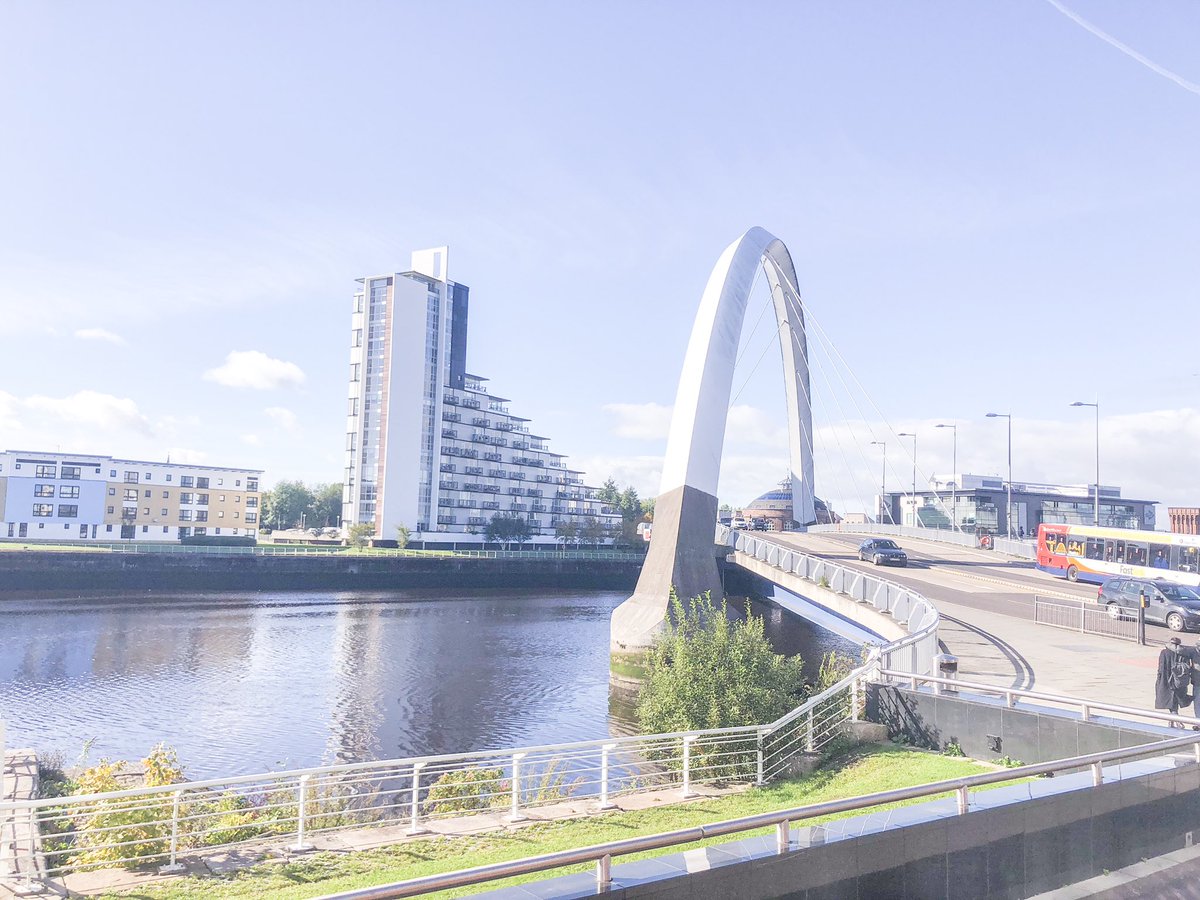 FunkyEllas's tweet image. I’m falling for Glasgow ❤️ Isn’t she pretty? 😍