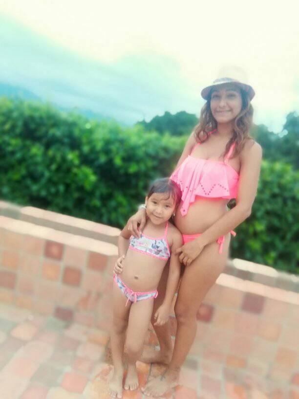 isLg__'s tweet photo. casa campo con las nenas https://t.co/n9AAzixHlS
