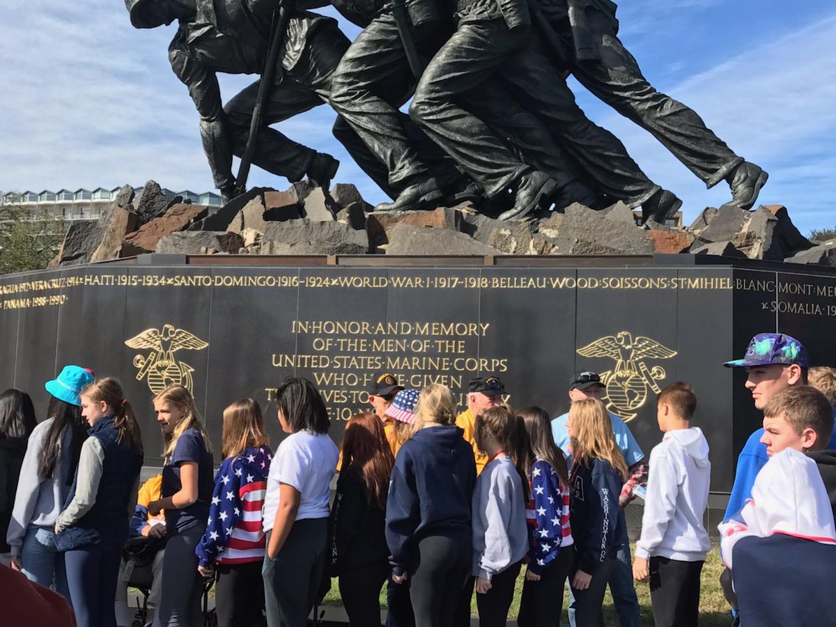 ProfesoraTT's tweet photo. Marine Corps Monument.  Students got a chance to thank our Veterans here on the Honor Flight! #bus3 #jagfam https://t.co/n8gCcs4Acp