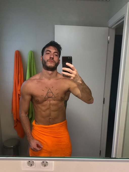 before the shoot for @fuckermate_com this morning ??? #gayporn #shoot #comingsoon https://t.co/kCX0K