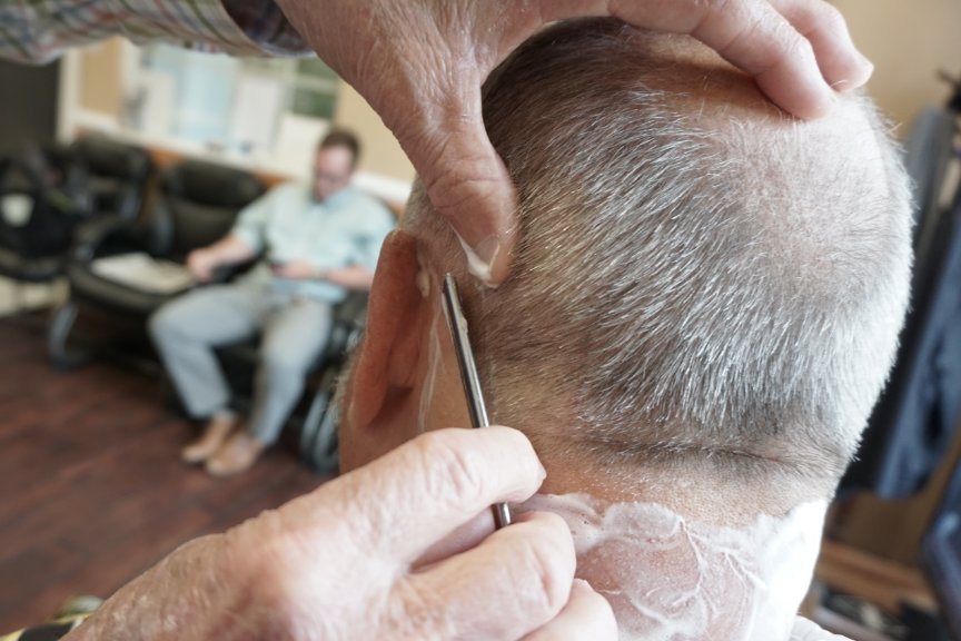 HopewellDP's tweet photo. Are you looking for a new barber?! Broadway Barber Shop is located in Downtown Hopewell and is the perfect mix of old-time and new style 😎Check them out the next time you're in need of a cut! #downtownhopewell #supportlocal #downtownbarber #mainstreet #supporthopewell https://t.co/0c5Ee4M8pK