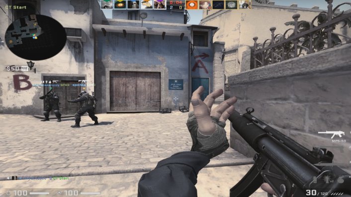 MattSeesAss's tweet photo. slapped my mp5 too hard now i broke my wrist... https://t.co/SrIxlMIWaR