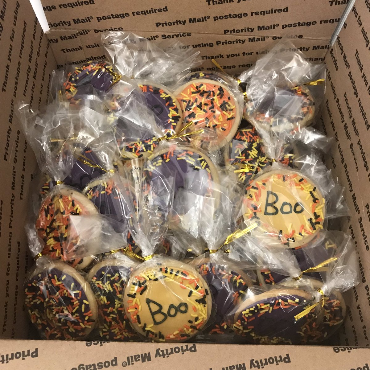 cmlpz6's tweet photo. 85 Halloween theme #cookies going out today to a #deployed service member. Thanks @OperationCookie for the opportunity to support our troops! #OCT2018 https://t.co/85xkxXFzdZ