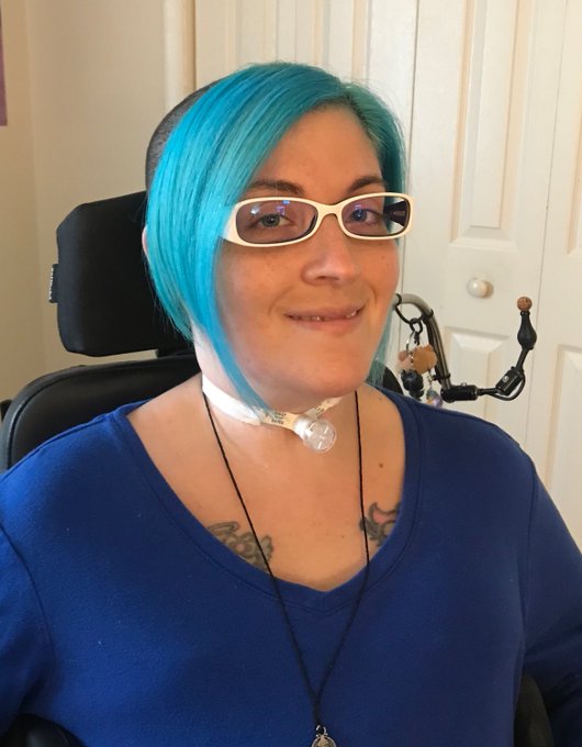 I am in love with my new hair color! Who's ready for Halloween?! #unicornhairdontcare #everydayishalloween<a href="/tag/everydayishalloween"class="tags"><span>#everydayishalloween</span></a><a href="/tag/unicornhairdontcare"class="tags"><span>#unicornhairdontcare</span></a>