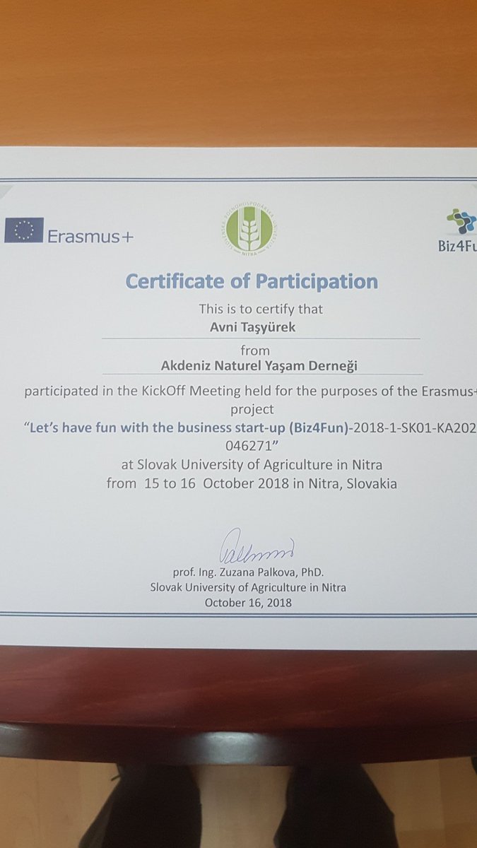 atasyurekk's tweet photo. Erasmus K2 Başlangıç toplantımızı tamamladık.Belgemizi aldık. 
We did our kick-off meeting. We got our documents of attendance. https://t.co/UNOZ4KfWyQ