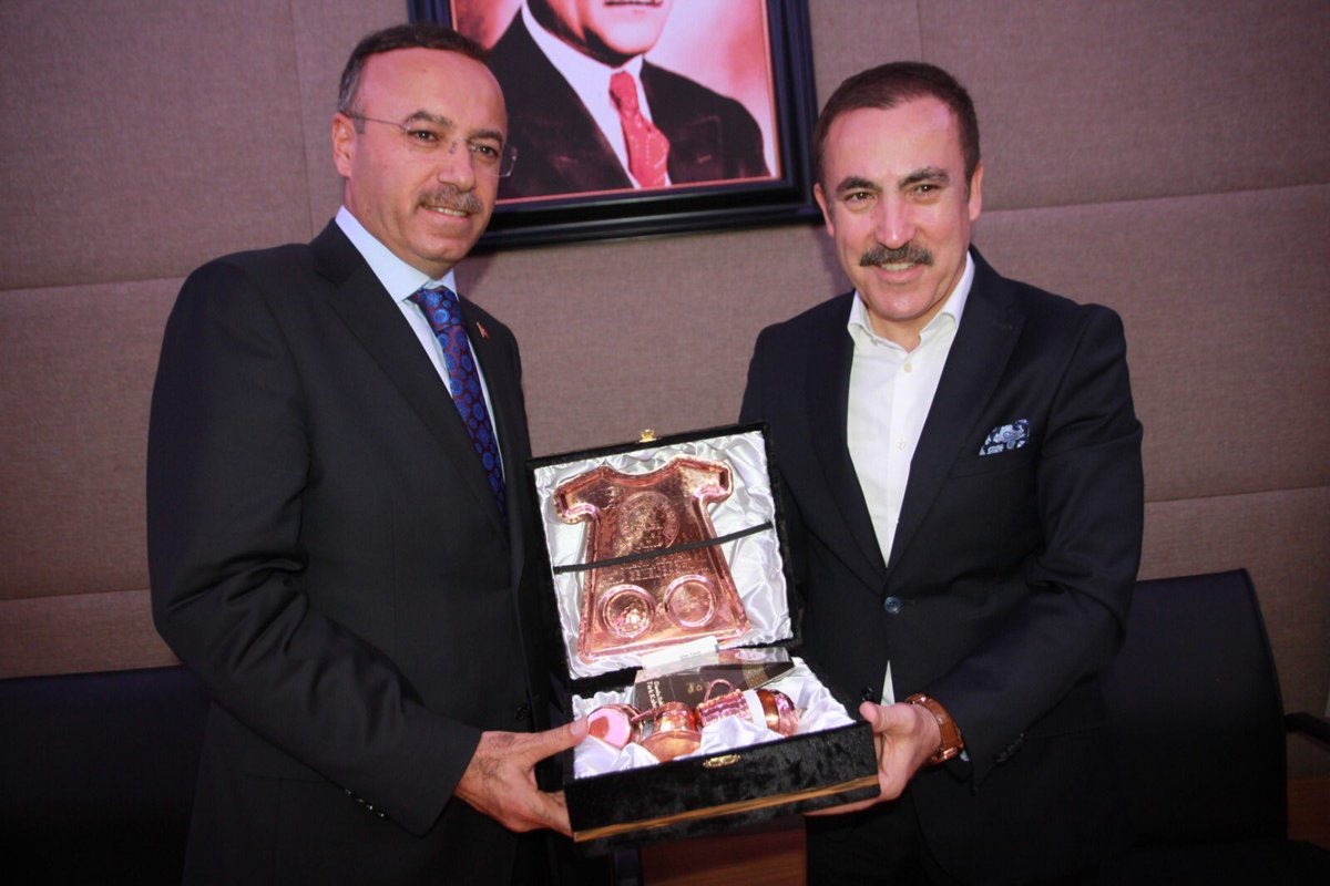 AK Parti Ankara Milletvekilimiz Hacı Turan’ın görevinin Ankaramız için hayırlara vesile olmasını diliyorum <a href="/turan_haci/">Hacı TURAN</a>