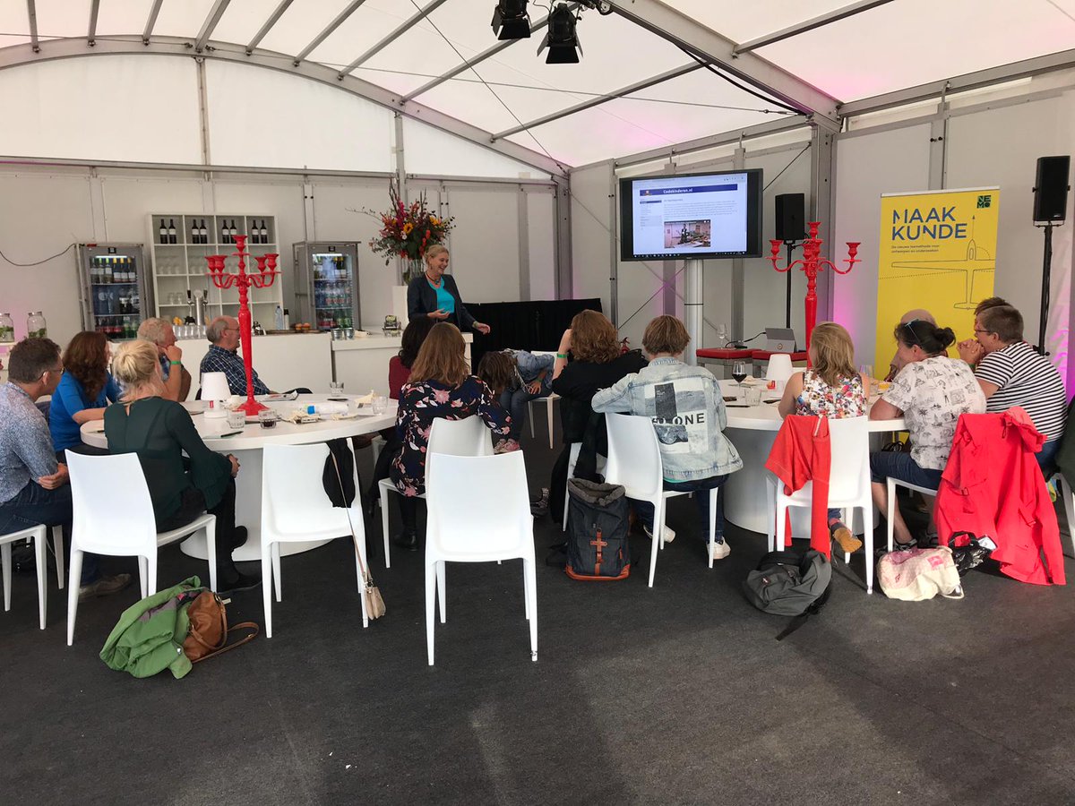 CodePact (@codepactnl) on Twitter photo Kinderen hoeven geen programmeur te worden, maar jong aan de slag gaan met inspireren is belangrijk; dit kan jij! En...meisjes zijn er veel beter. <a href="/4pip/">Pauline Maas - Writer & Teacher & MIEE & Fellow</a> codeweekNL#inspiratie #GenerationDiscover Kinderen hoeven geen programmeur te worden, maar jong aan de slag gaan met inspireren is belangrijk; dit kan jij! En...meisjes zijn er veel beter. <a href="/4pip/">Pauline Maas - Writer & Teacher & MIEE & Fellow</a> codeweekNL#inspiratie #GenerationDiscover