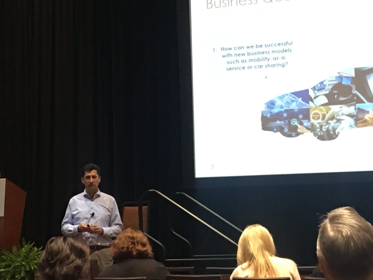 stefan_teradata's tweet photo. Christian Wagner speaks about the change in the automotive industry and the importance of being able to calculate VIN level profitability at #tau18 #teradata #teradata_de https://t.co/kW1x79o4wV