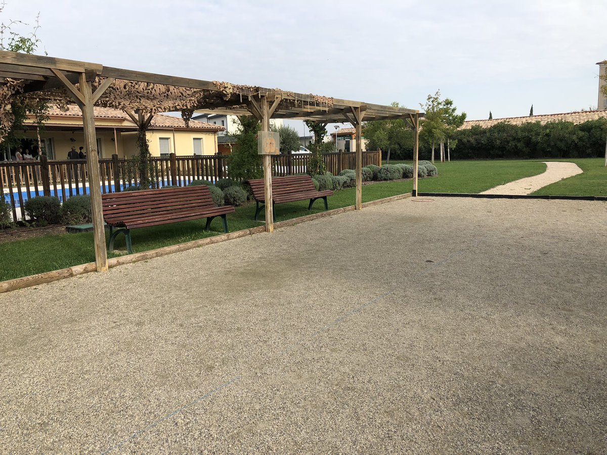 misery_benjamin's tweet photo. Aujourd’hui c’était visite des 2 @senioriales de @VMontelimar 😃 ! 
Ce que nous y faisions ....... 🤫 c’est encore un secret 😉 ! 
#seniors #surprise #StayTuned https://t.co/EUr8H2kJJQ