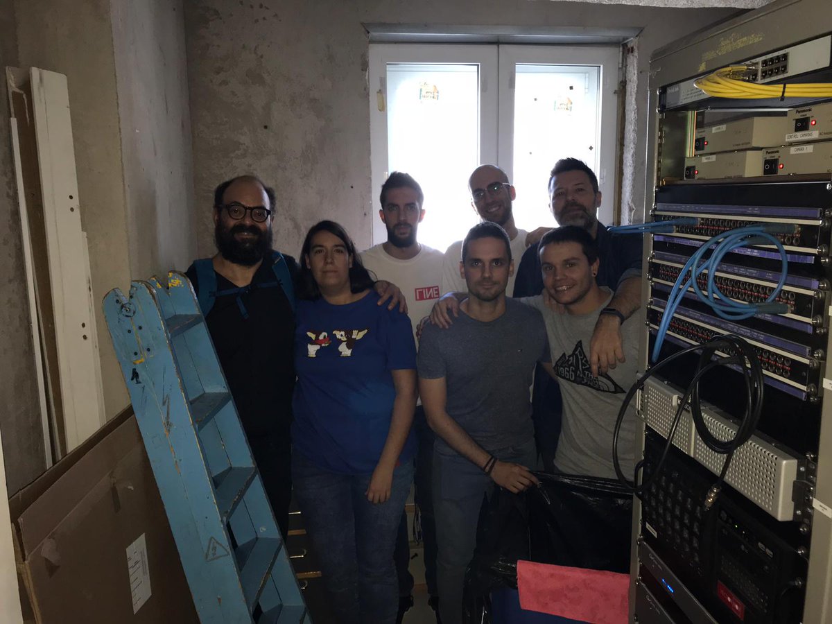 Cinco temporadas emitiendo desde el agujero más oscuro y húmedo de las cavernas de la radiofonía española ¡GRACIAS! #Ondas2018 ¡COOOONSEGUIDO!