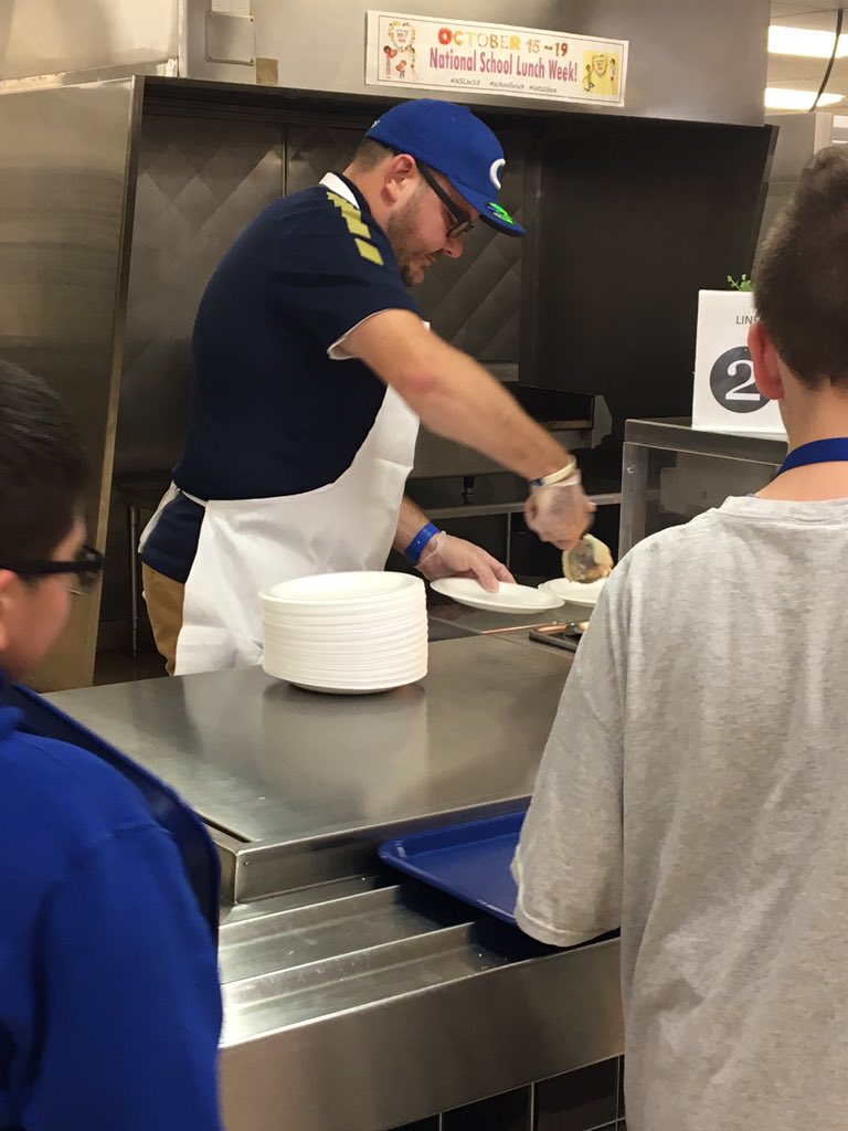 dmborsits's tweet photo. I had a blast serving lunch to our 6th and 7th grade students! I can’t wait for the other lunches! #NSLW18 #WeWillLead #NorthStarGRC #PioneerOn #sch12 https://t.co/8YwQk1g9GD