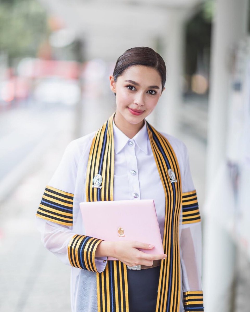 Hair and makeup by @surasak_studio 🙏🏼 ขอบคุณนะคะพี่ออฟ พี่บี