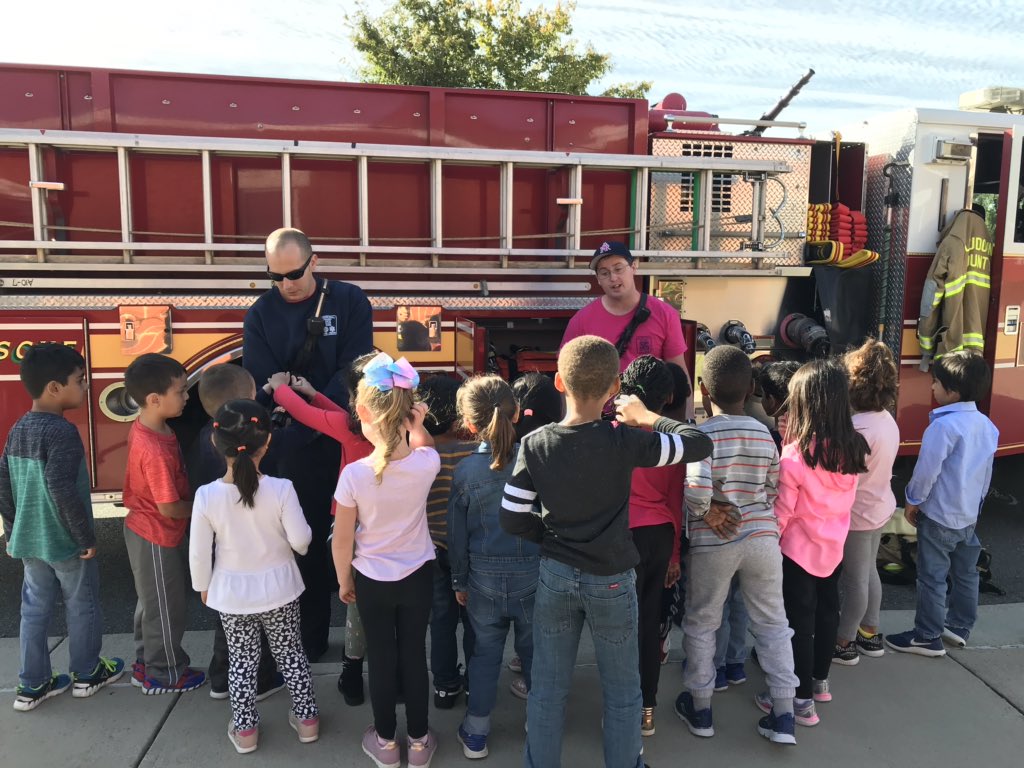 KinderFunwithPeng tweet media