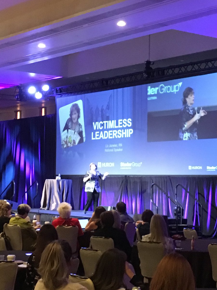 InspiredNurse's tweet photo. ⁦@LizJaz⁩ being awesome in Vegas! 🍪 THE BEST. https://t.co/uMcLxoC9q0