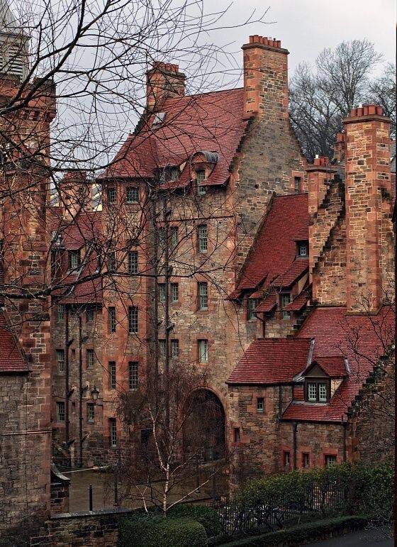 Well Court
Dean Village
Edinburgh