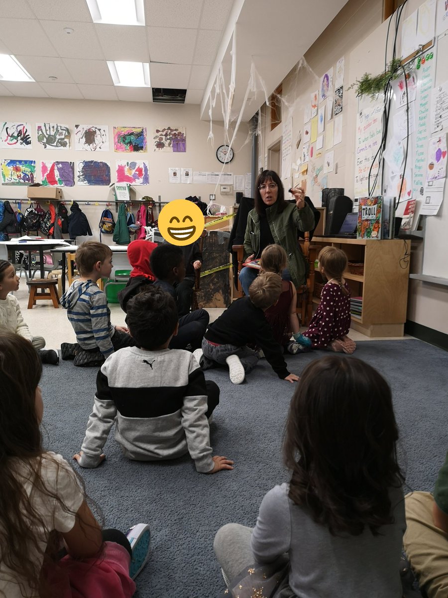 Mister_McLean's tweet image. Learning all about shapes and lines using Ozobots! We love any chance to work with robots! 🤖 @OLPeaceOCSB  #LeverageDigital #RobotLovers