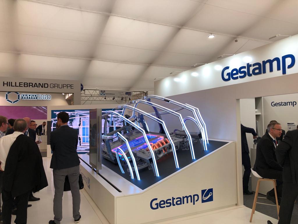 gestamp's tweet image. At @izb2018 #Gestamp is showing  #saferandlighter products, based on innovative concepts for the future such as #BatteryBoxes
Check out our #IZB2018 ➡️