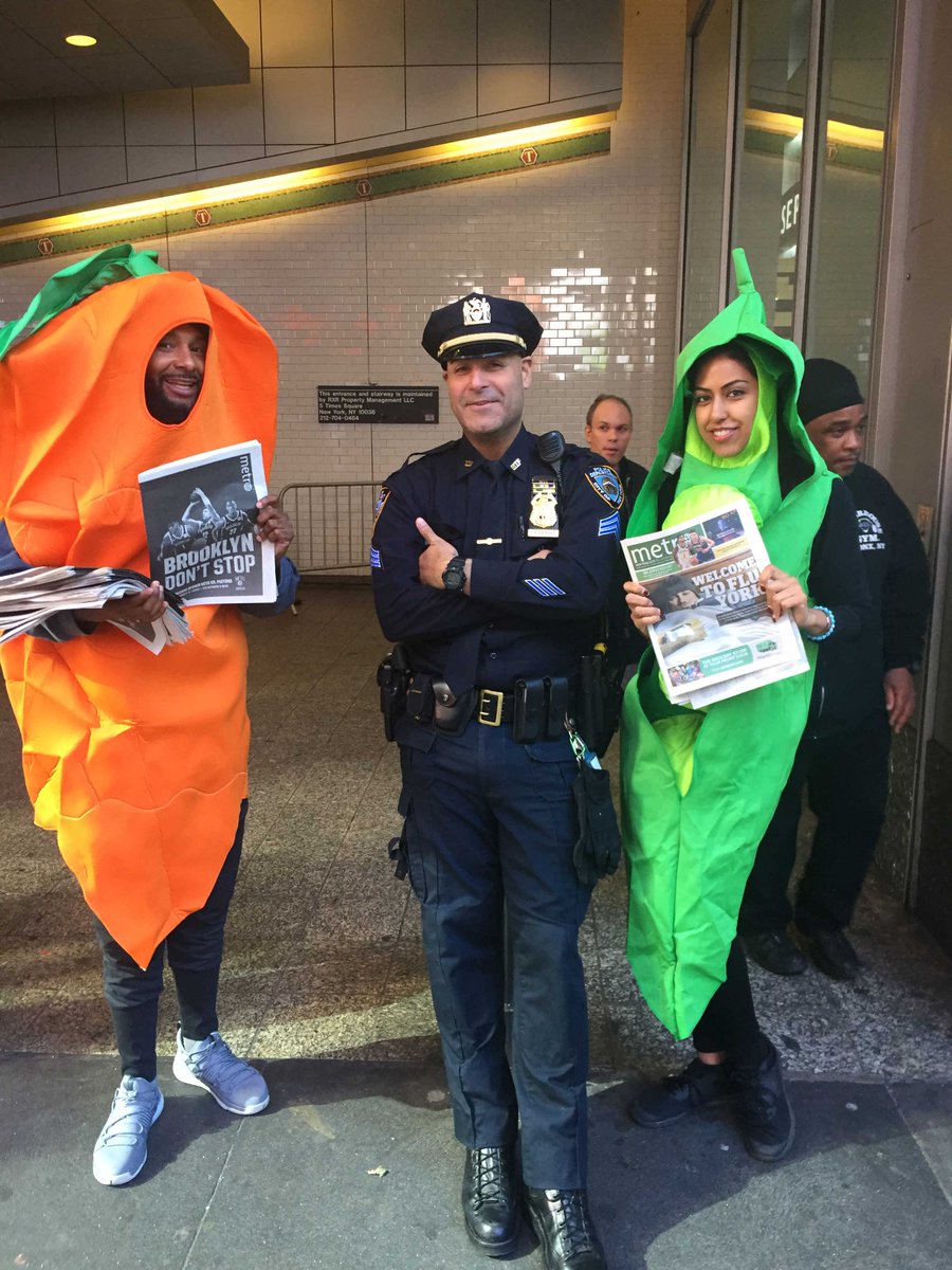 metromedia_us's tweet photo. Metro premium promoters in action today! Peapod is getting the word out about grocery delivery in NYC with the help of @metronewyork https://t.co/NRuQqXHa0v