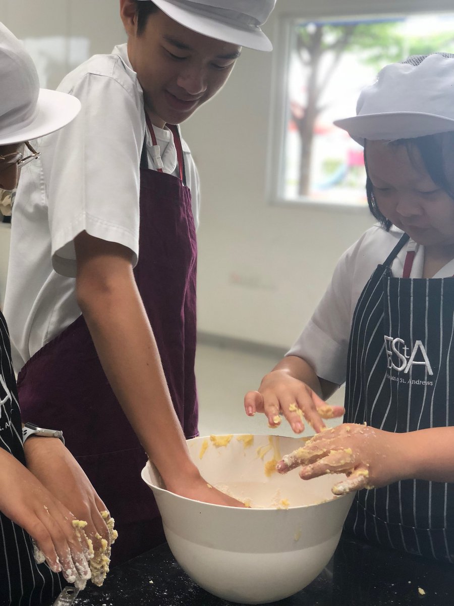 LizzyWestS107's tweet photo. Food wise ASDAN. After last weeks deconstructing of pies to find out what they are made of. Today we made our own healthy savoury pies. They were yummy 😋 We were thinking of making more to sell for snack at break time. What do people think? @StAndrews_107 @ASDANeducation https://t.co/gvpDepLGj4