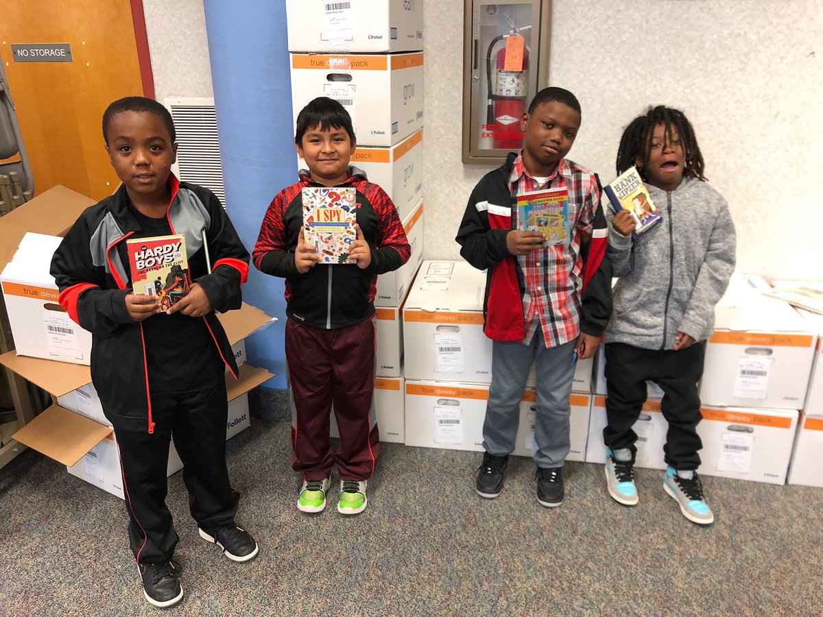 MLK_LIB's tweet image. Our first shipment of @FollettLearning books have arrived! 803 new books to unpack, our students are so excited to checkout new books, thank you @RotaryofTusc 🍏 📚‼️@TCSBoardofEd