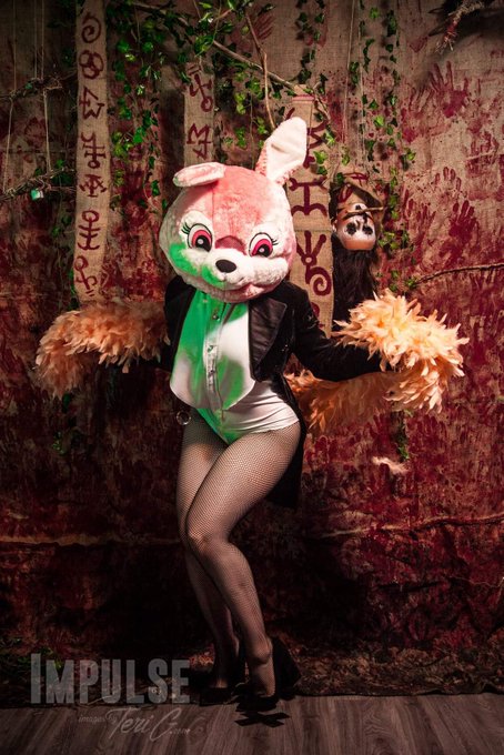 My bunny head really does go with everything. https://t.co/rVUxwoWTx5