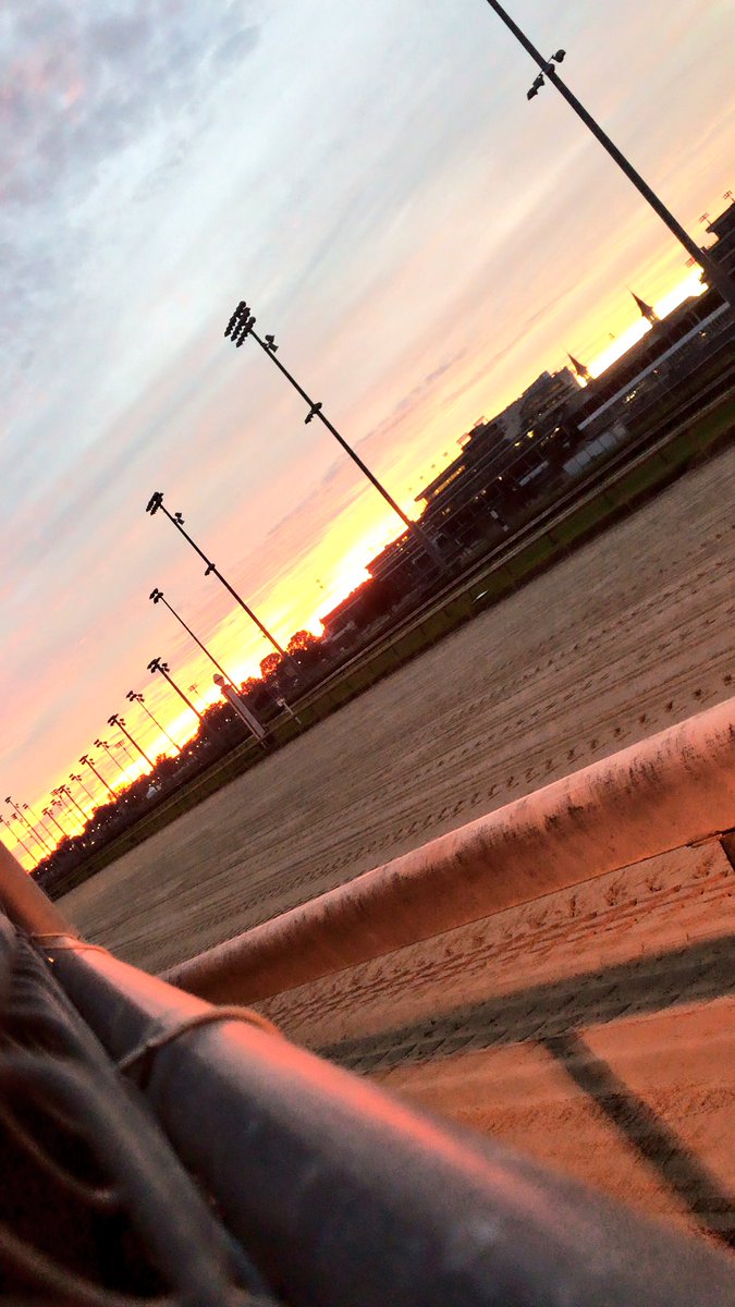 ejm103's tweet photo. Late nights of #BCprep lead to pretty views at @ChurchillDowns! https://t.co/OOHdK8WdDr