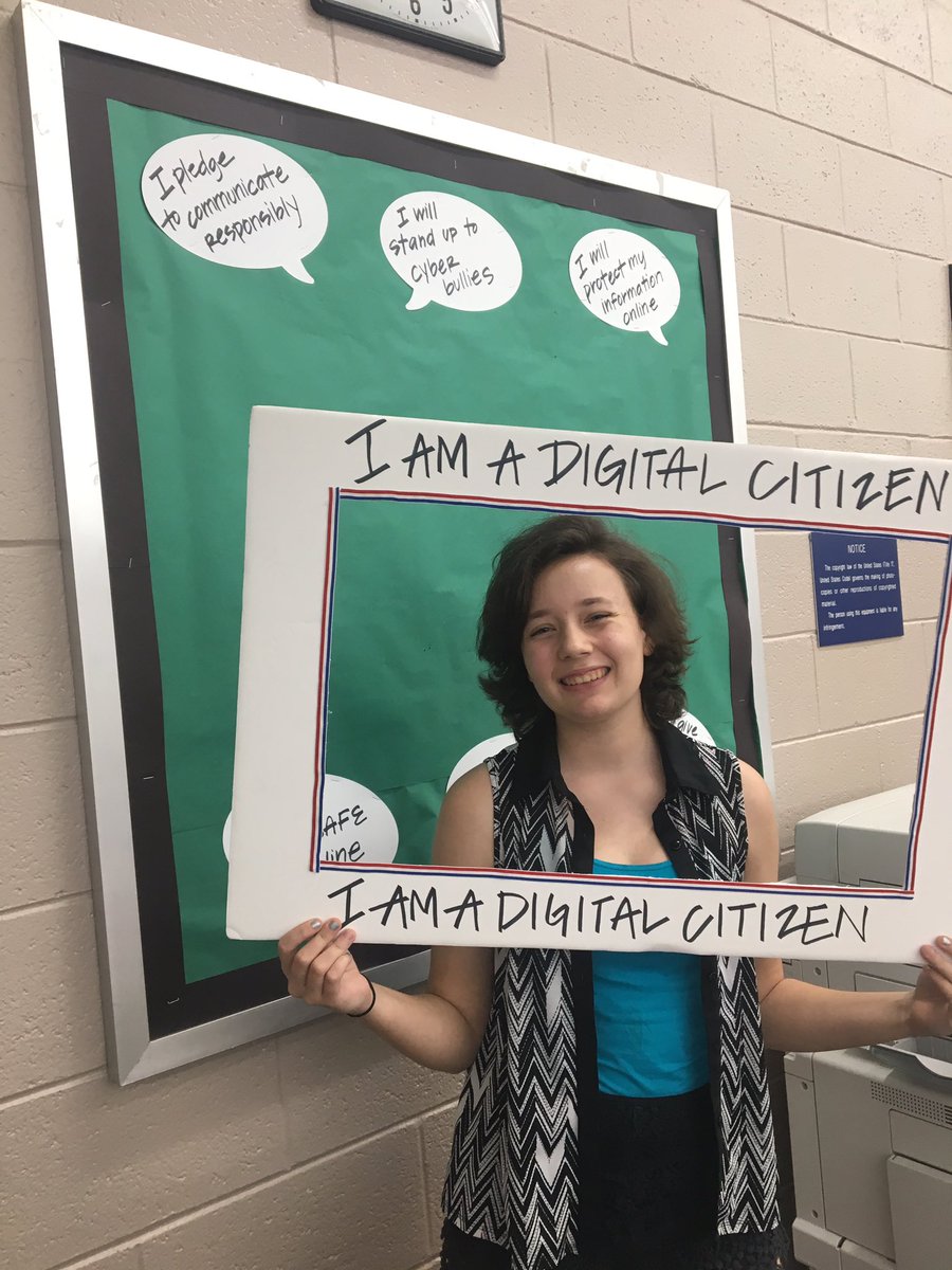 FDHSCommons's tweet image. It’s #DigitalCitizenship week! Come sign our pledge to be a smart internet user and enjoy a Dum Dum 😂. @FDPatriot